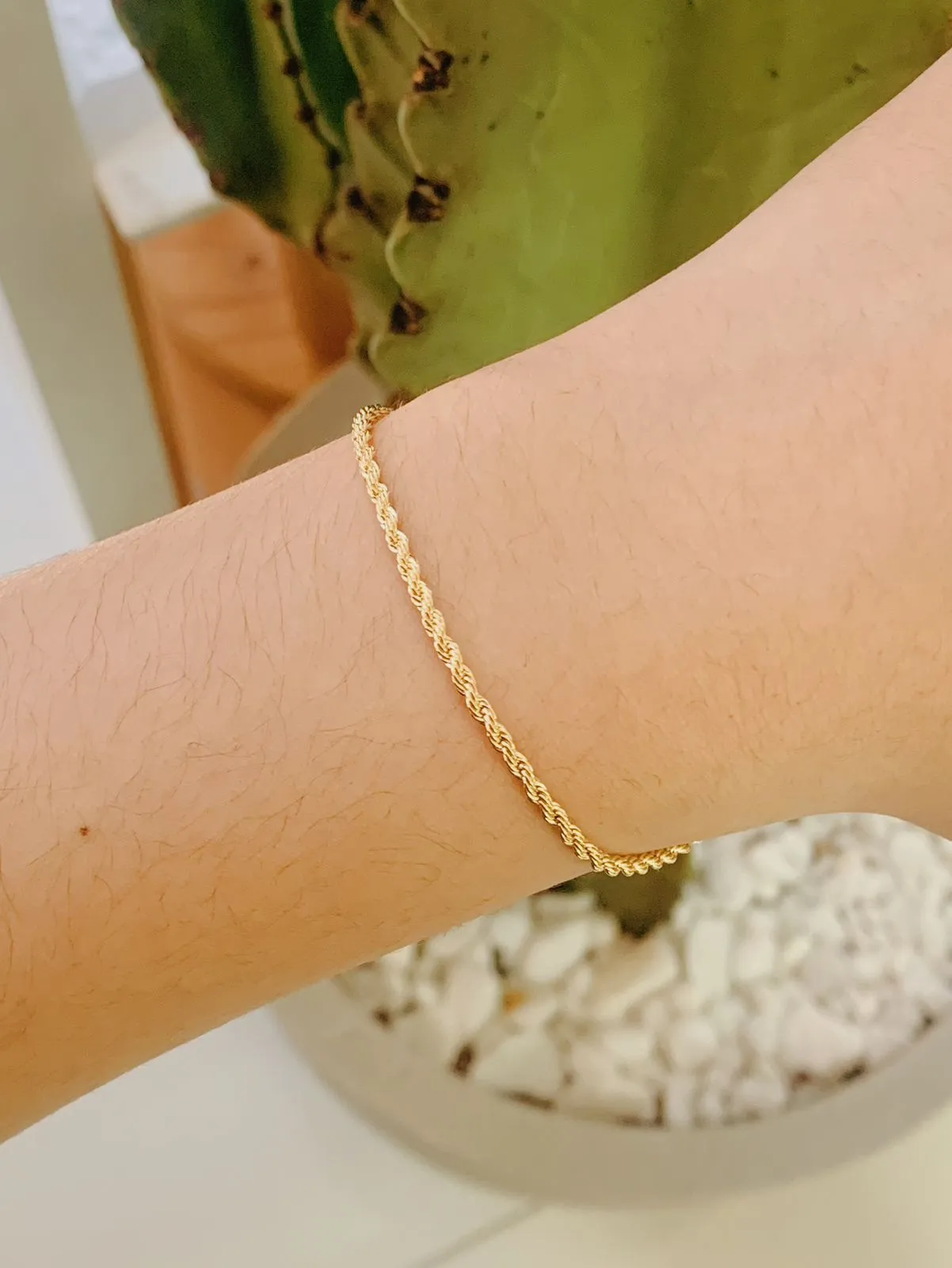 PULSEIRA CORDÃO BAIANO COM 2MM DE ESPESSURA. 20CM DE COMPRIMENTO E 5CM DE REGULAGEM. BANHADA A OURO 18K.