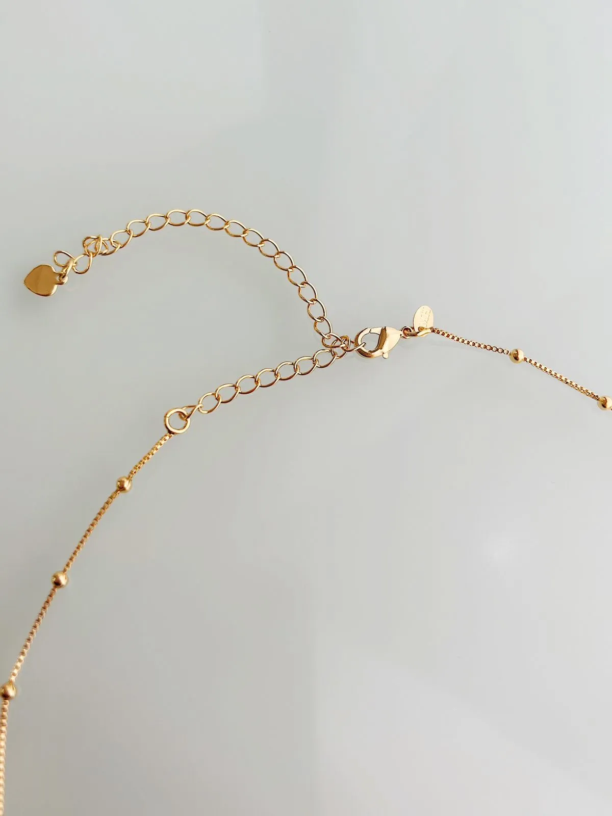 Choker de bolinhas. 35cm de comprimento + 10cm de extensor. Banhado a ouro 18K