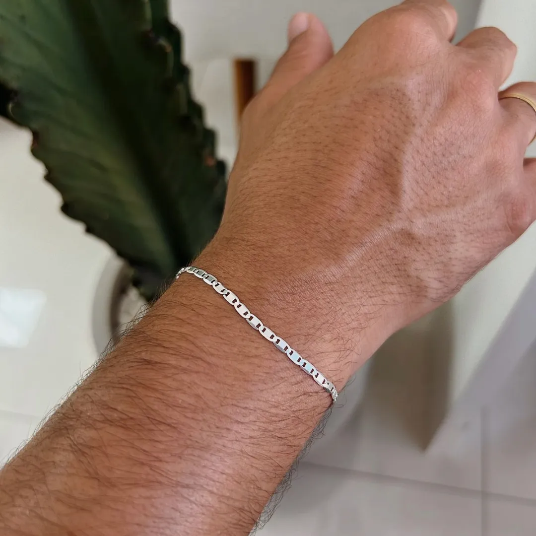 PULSEIRA LACRE COM 3MM DE ESPESSURA. 21CM DE COMPRIMENTO. EM PRATA 925.